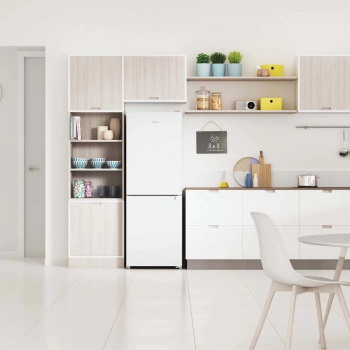 Купить Холодильник Indesit ITS 4160 W в магазине stiltv.ru по низкой цене, фото номер 6