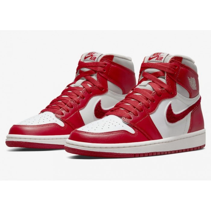 Купить Кроссовки Nike Air Jordan 1 High OG Varsity Red DJ4891-061  US 9/ СМ 26/ EUR 40.5 в магазине stiltv.ru по низкой цене